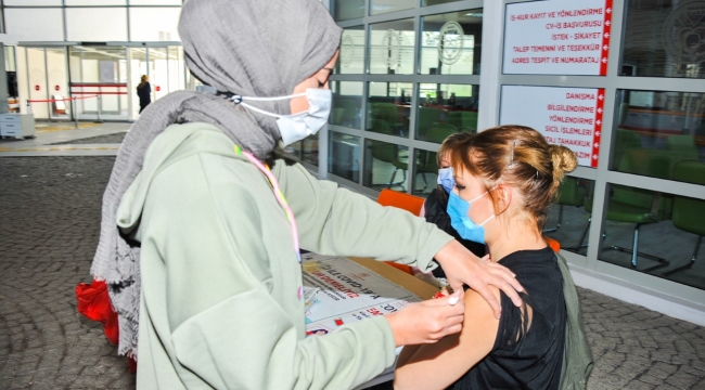 Büyükşehir belediyesinden aşı kampanyasına tam destek