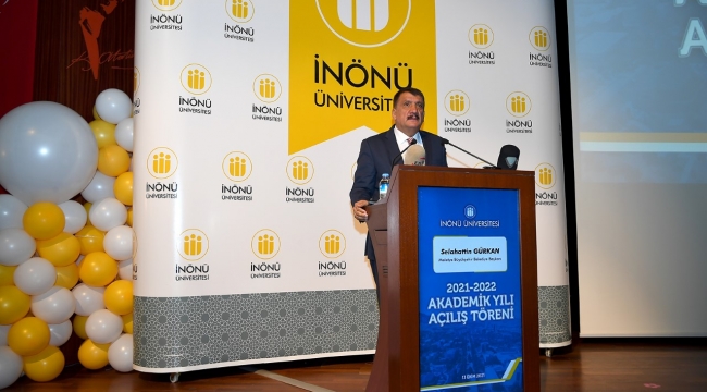 Gürkan, İÜ akademik açılış töreninde konuştu