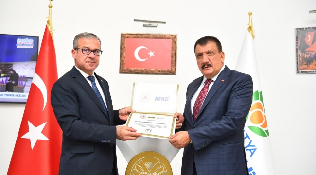 İçişlerinden Büyükşehir belediyesine takdir