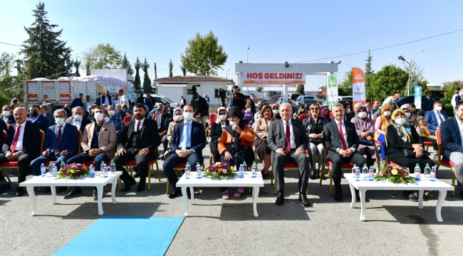 "Kadın Çiftçilerimize 20 Bin Kg. Arpa ve Buğday Tohumu Hediye Ettik"