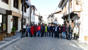 "Konakları, Müzeleri ve Kayısı Çekirdeği Kahvesini Çok Beğendik"