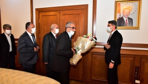 Muhtarlar Günü Dolayısıyla Vali Baruş'a Muhtarlardan Ziyaret