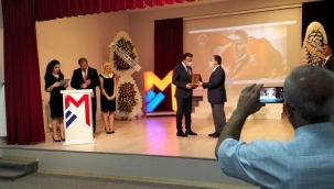 Vahap Küçük "Akademi Ödülü" Rektör Kızılay'a