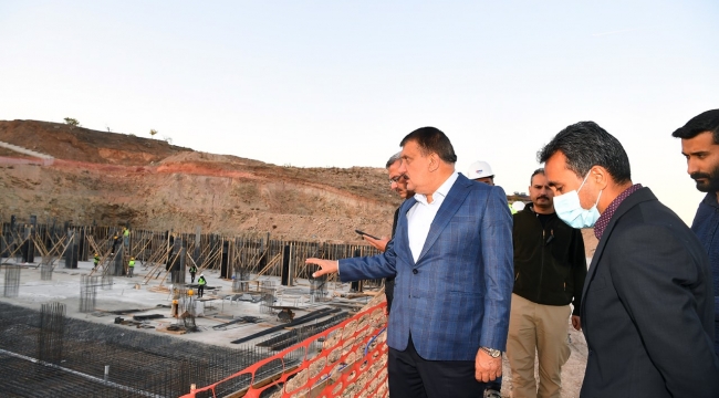 Başkan Gürkan Yeni Ekmek ve Yemek Fabrikaları alanında incelemelerde bulundu.