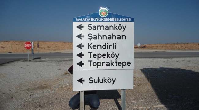 Büyükşehir belediyesi yolları düzenli hale getiriyor.
