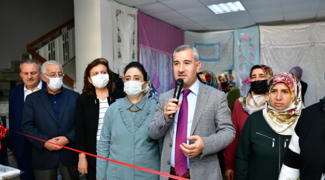 "Kadınlarımızın Gayreti ve Çabasını Takdirle Karşılıyoruz" 