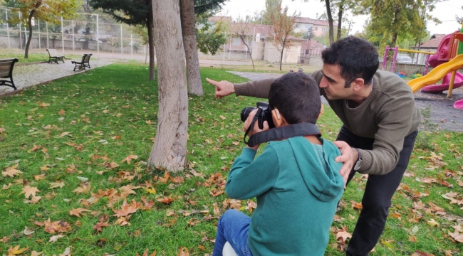 Mafsad'tan işitme engelli öğrencilere fotoğraf eğitimi.
