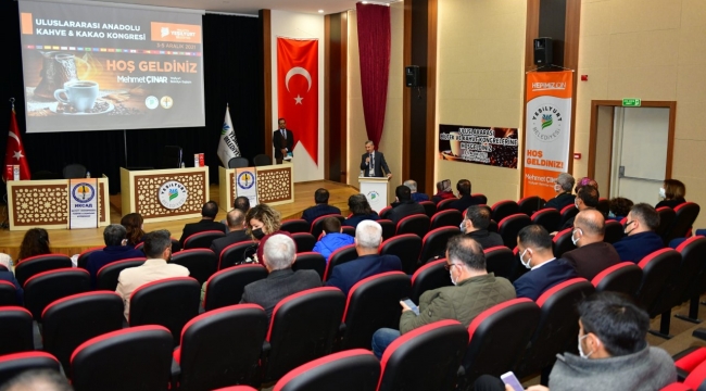 "Kahvenin Tarihi Yolculuğu, Bilimsel Bir Bakış Açısıyla Değerlendiriliyor"