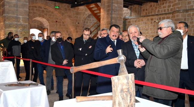Taşhoran Kültür Sanat Merkezinde açılan sergi 14 Aralık'a kadar gezilebilecek