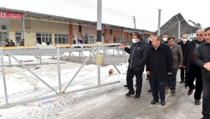  Başkan Gürkan Galericiler sitesi esnafına geçmiş olsun ziyareti