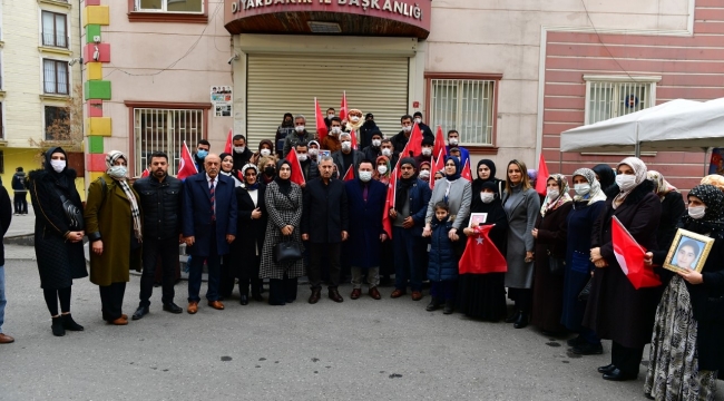 "Diyarbakır Anneleri Asla Yalnız Değildir" 
