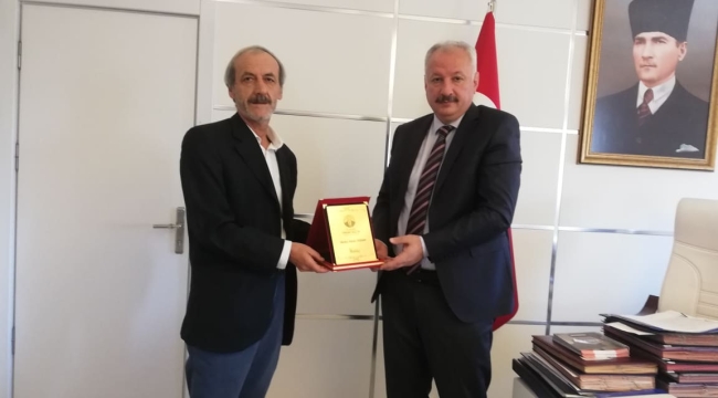 YEŞİLDER'DEN  Battalgazi Kaymakamı Duran'a plaket