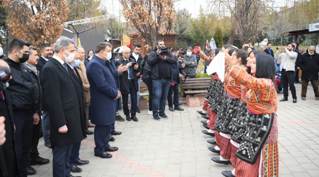 Kayısı çiçeği şenlikleri açılışı gerçekleştirildi