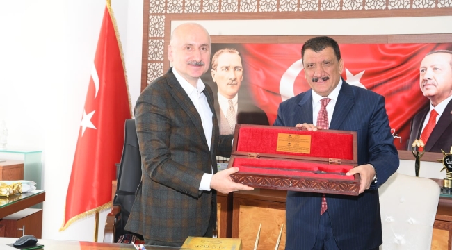 Bakan Karaismailoğlu'ndan Başkan Gürkan'a ziyaret