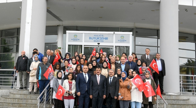 41 Öğrenci Çanakkale'ye uğurlandı