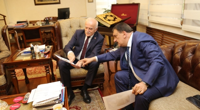 Yeni Cami'ye Başkan Gürkan Müdahalesi!
