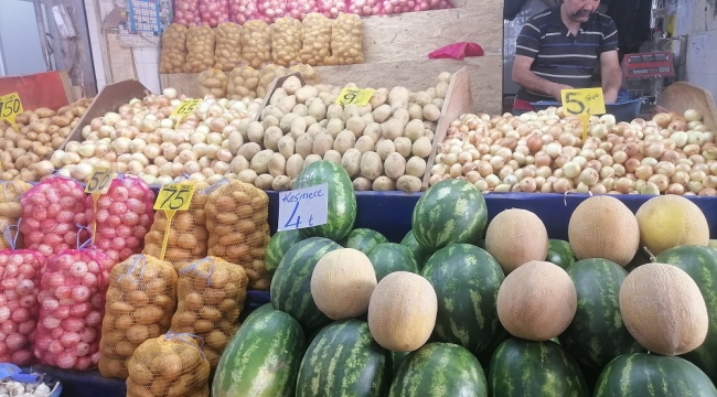 Kurban Bayramı öncesi sebze ve meyve can yakıyor