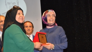 Malatya Eczacılar Başkanı Sönmez'e ödül