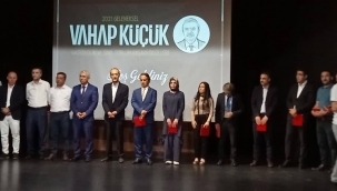 Yılın Gönüllüsü Ödülü Dr. Harun Kurt'a