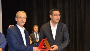 Yılın Hayırseverlik ödülü Veysel Taner Şenel'e