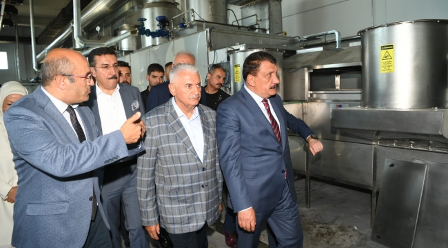 AK Parti genel başkan vekili Binali Yıldırım hizmet ve yatırımları gezdi