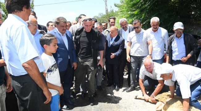 Hekimhan İlçesi İğdir Mahallesini ziyaret eden Başkan Gürkan