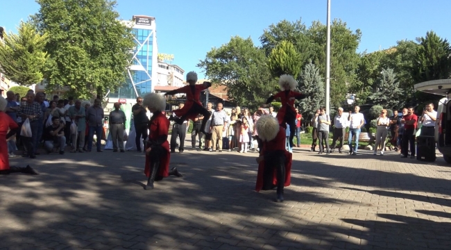 Kayısı festivali etkinlikleri coşkuyla devam ediyor