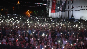 Kayısı Festivali'nde Uğur Aslan ve Buray Malatyalıları coşturdu