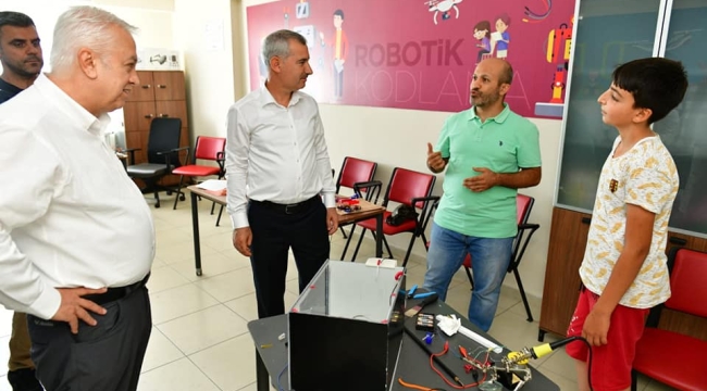 Başkan Çınar, Mehmet Kızıldaş ve Prof.Dr. Sezai Yılmaz'ı Yeşilyurt Mesleki Eğitim ve Yaşam Merkezinde ağırladı.
