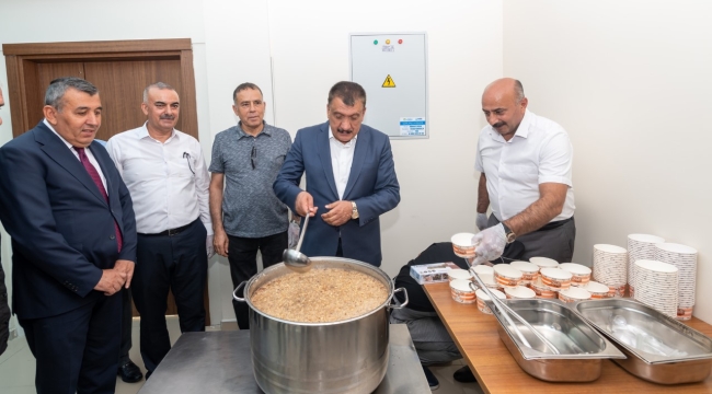 Başkan Gürkan, Maski'de  Aşure Dağıttı