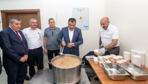 Başkan Gürkan, Maski'de  Aşure Dağıttı