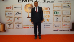 Başkan Gürkan Hizmetlerini Ödüllerle Taçlandırdı