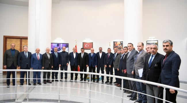  Büyükşehir Belediyesinden CHP'li belediyeye ayırımsız hizmet