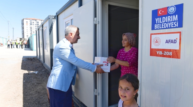 "Depremzedelerimizin Temel İhtiyaçlarını Planlı Hizmetlerle Gideriyoruz"