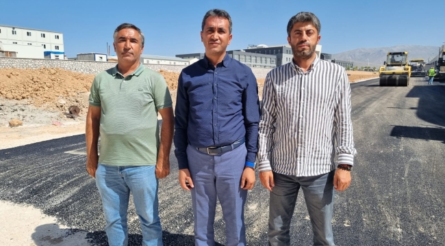 Büyükşehir Belediyesi Asfaltlama Çalışmalarını Hızla Sürdürüyor