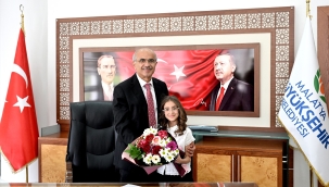 Başkan Er Başkanlık Koltuğunu Aksarı'ya Devretti