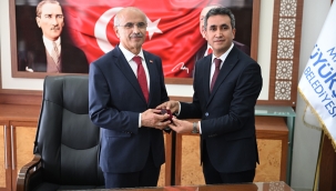 Büyükşehirde devir teslim gerçekleşti