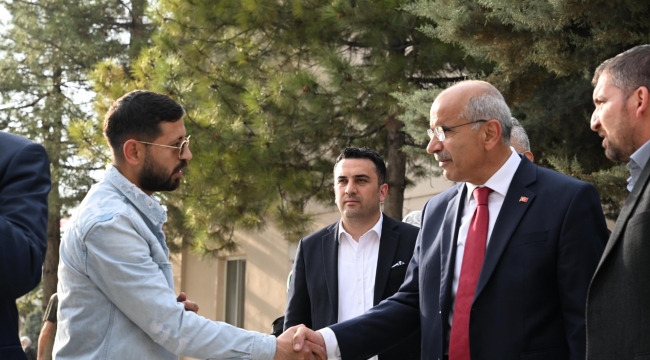 Makamdan önce sokağa koştu