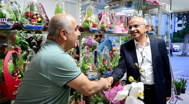 Başkan Er, Konteyner Çarşılarda hizmet veren esnafları ziyaret etti