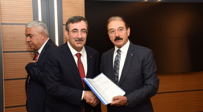 Esnafın Talep Dosyası Cumhurbaşkanı Yardımcısı Yılmaz'da