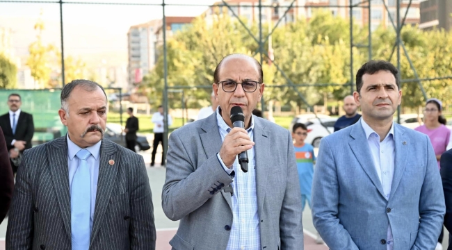 Tenis Tutkunları, Yeşilyurt Belediyesi Tenis Turnuvası'nda Hünerlerini Sergiledi