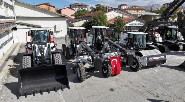 Yeşilyurt Belediyesi, 15 Yeni İş Makinasıyla Araç Filosunu Güçlendirdi