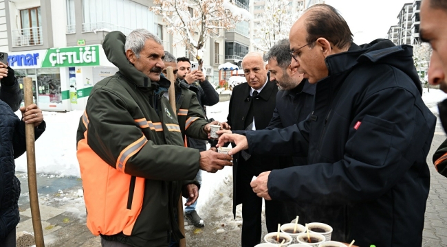 Ekiplerimiz İlçemizin Dört Bir Tarafında Büyük Bir Fedakârlıkla Çalışıyor"