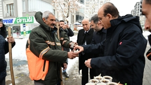 Ekiplerimiz İlçemizin Dört Bir Tarafında Büyük Bir Fedakârlıkla Çalışıyor"
