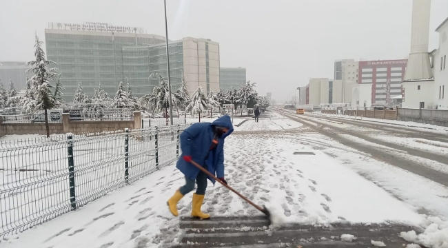 Yeşilyurt Belediyesi karla mücadele seferberliği başlattı