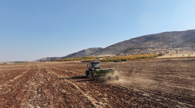 Yeşilyurt Belediyesi Yeni Yılın İlk Tohumlarını Toprakla Buluşturdu