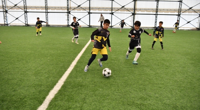 Yeşilyurt Belediyesi Ödüllü 'Sömestr Futbol Turnuvası' Başladı