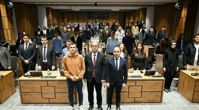Yeşilyurtlu gençler iş başında