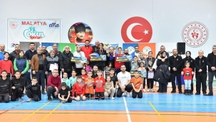 Aileler Arası Badminton Turnuvası Büyük Bir Heyecana Sahne Oldu