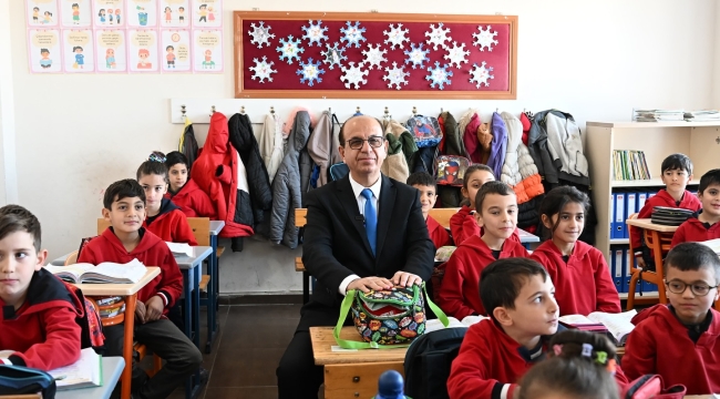 Başkan Geçit  Cumhuriyet Örnekköy Mahallesine Eğitim Desteği Ziyareti Gerçekleştirdi